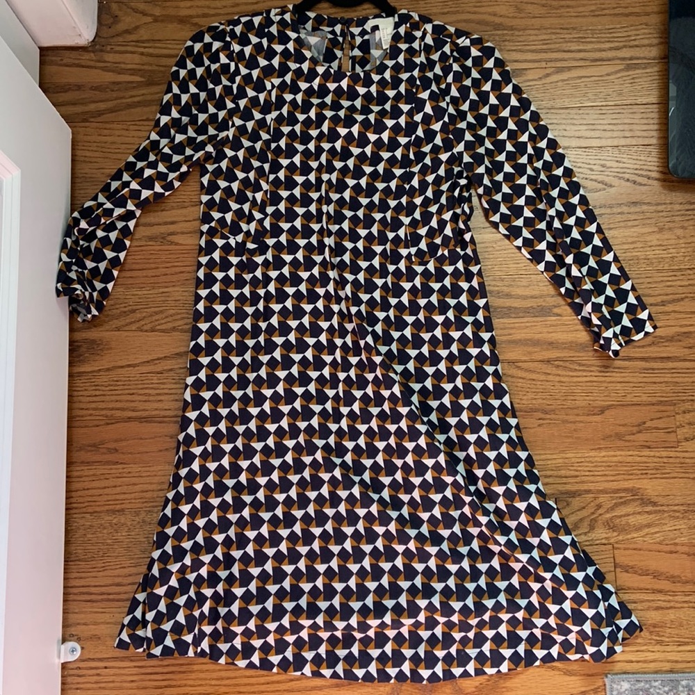 H&M patterned swing dress. Size 2.